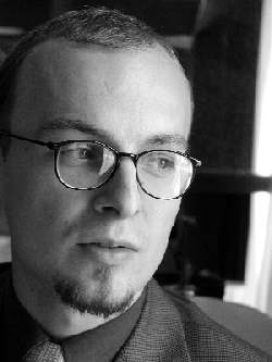 Целта на власта е со помош на валканите медиумски местенки предизборно да ги потисне темата за економијата, невработеноста и сиромаштијата на некое подолно место 