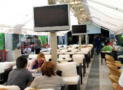  Некои кафеанџии ќе организираат наградни игри, хостеси ќе делат дресови, ќе има гратис-пијачки и мезе