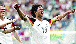 Повредата на листот на ногата по с` изгледа ќе го спречи Михаел Балак да истрча вечерва на „Алијанц арена“