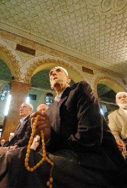 Верниците очекуваат кога конечно ќе дојде до разврска во ИВЗ 